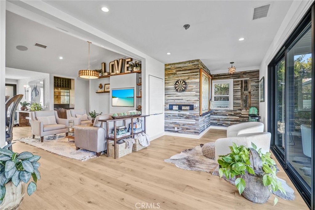 MLS #OC25265900 image #13