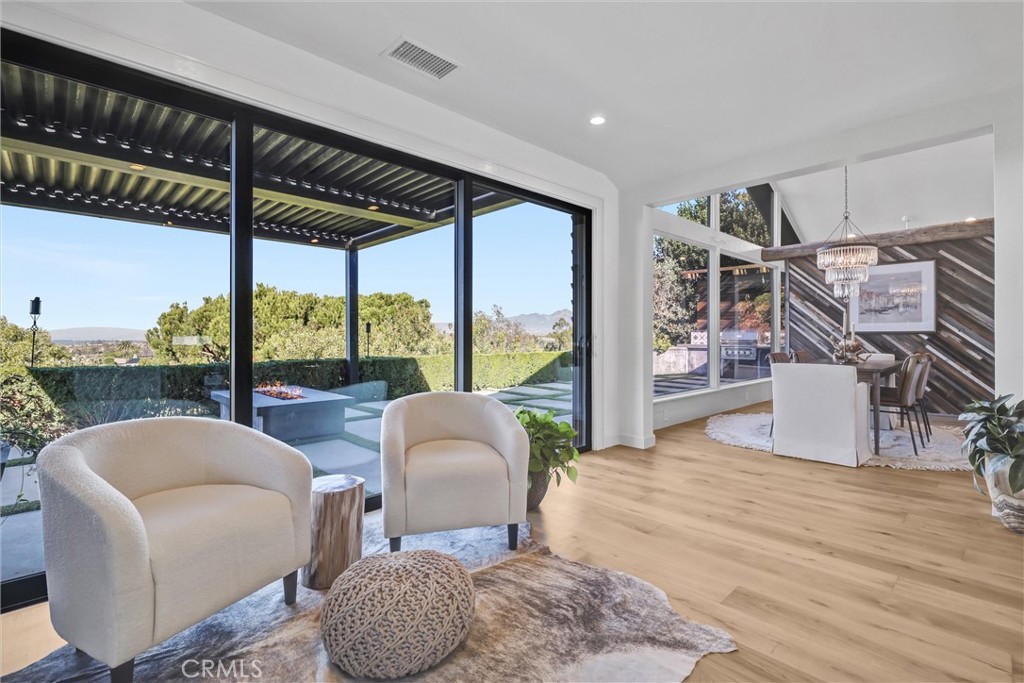 MLS #OC25265900 image #15