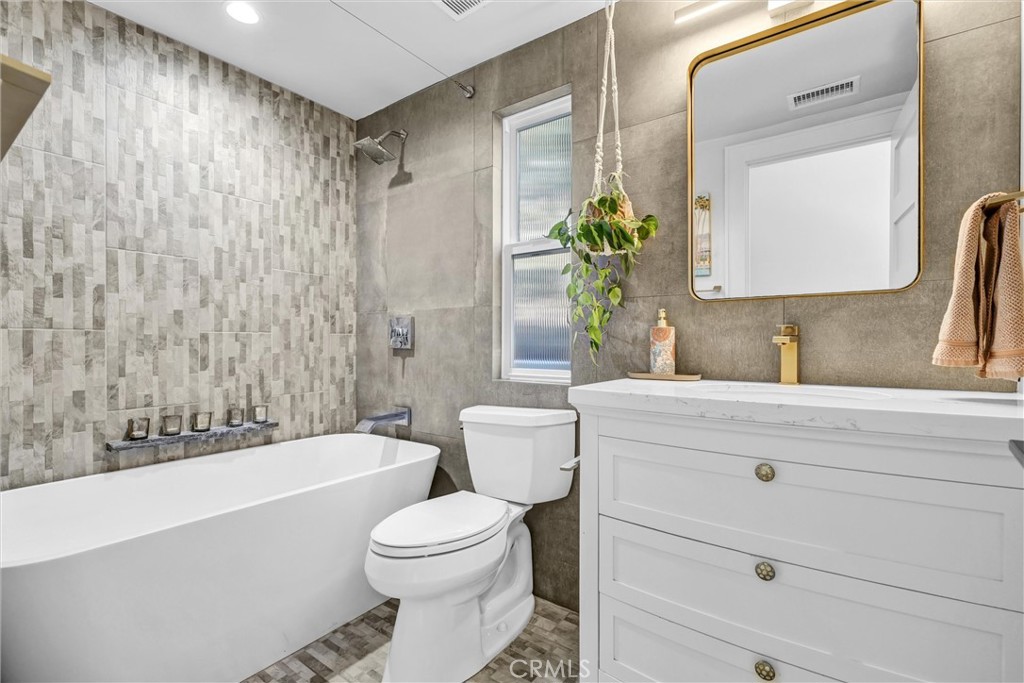 MLS #OC25265900 image #23