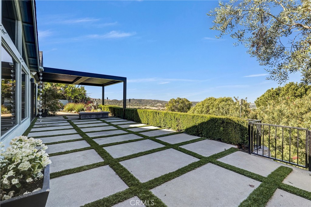 MLS #OC25265900 image #32