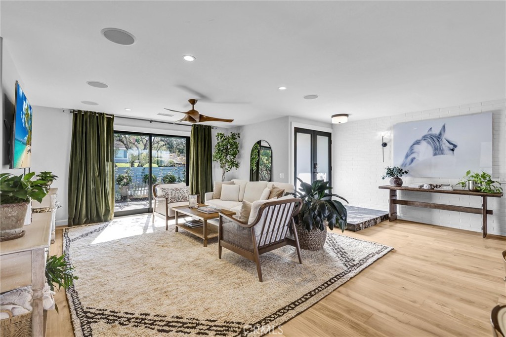 MLS #OC25265900 image #5