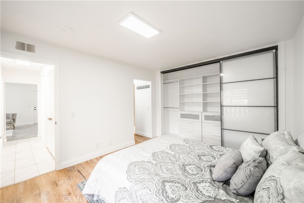 MLS #OC25265947 image #12