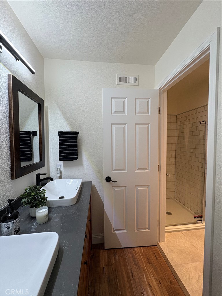 MLS #OC25265947 image #17