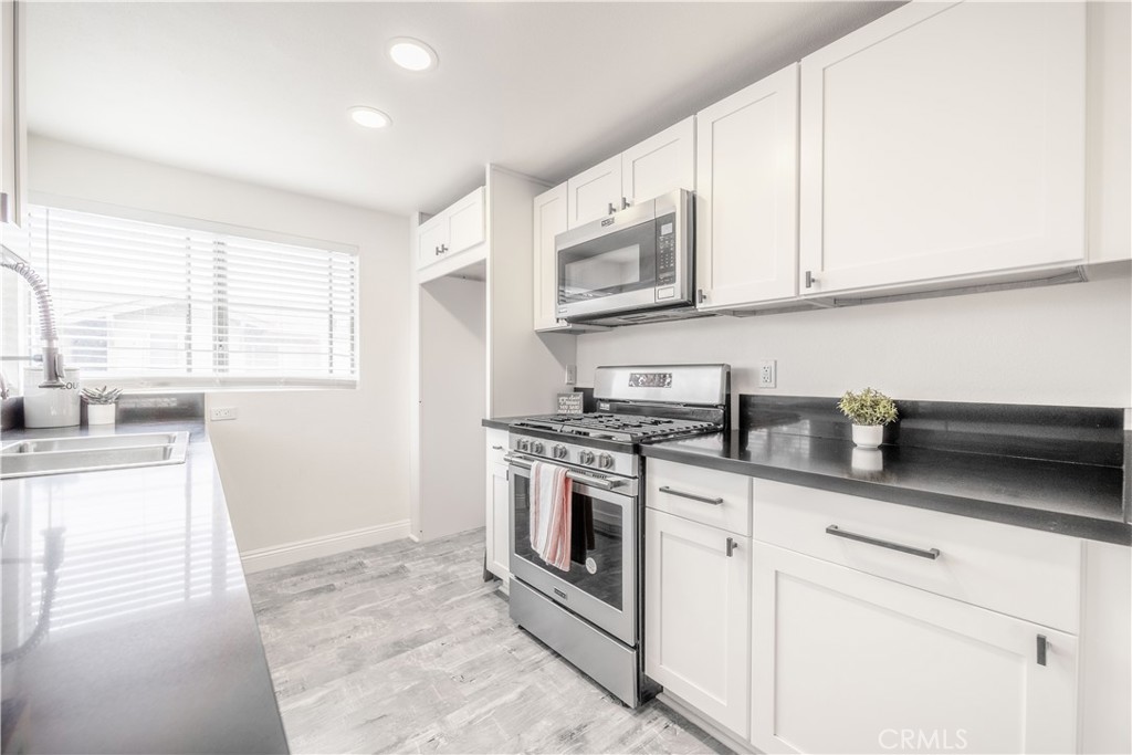 MLS #OC25265947 image #9