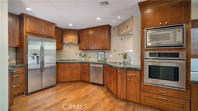 MLS #OC25265952 image #21