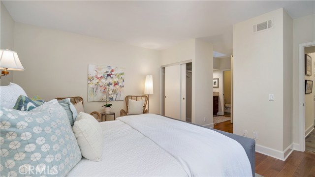 MLS #OC25265952 image #33