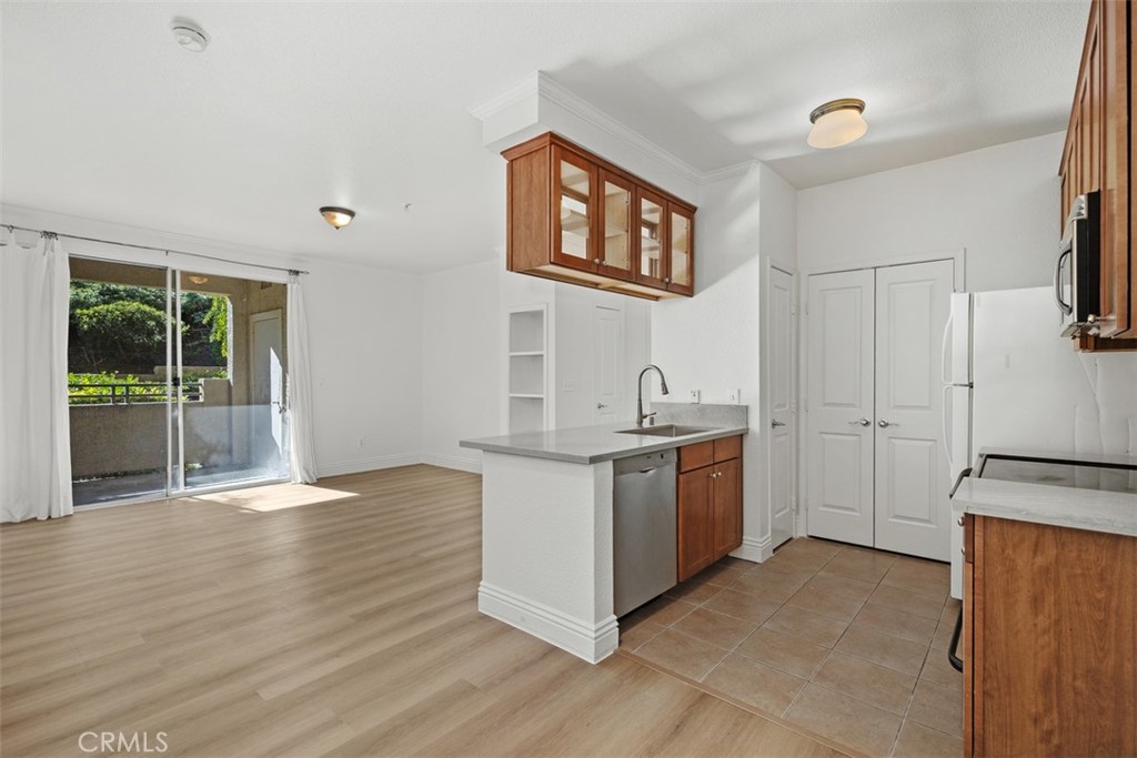 MLS #OC25265971 image #11