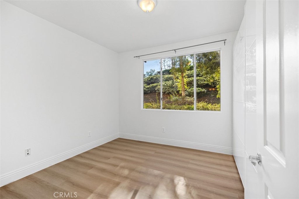 MLS #OC25265971 image #17