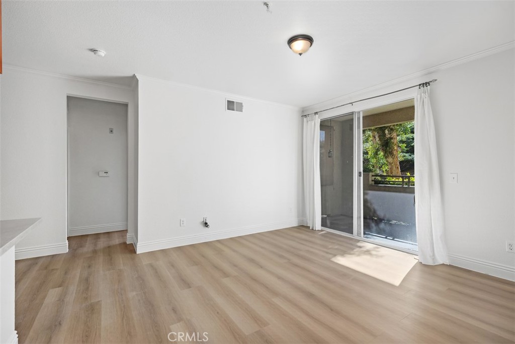 MLS #OC25265971 image #3