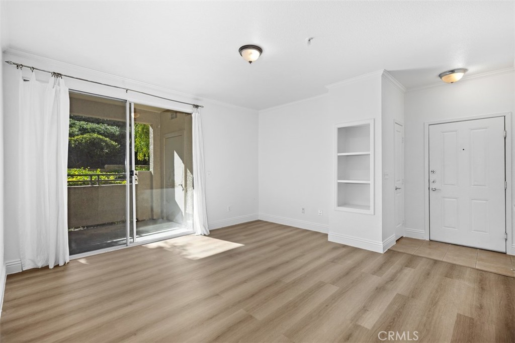 MLS #OC25265971 image #4