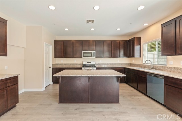 MLS #OC25265997 image #13