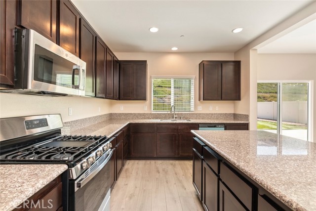 MLS #OC25265997 image #16