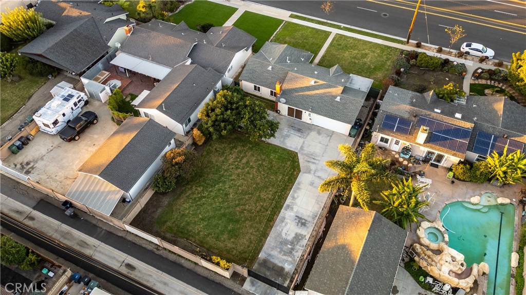 MLS #OC25266063 image #35