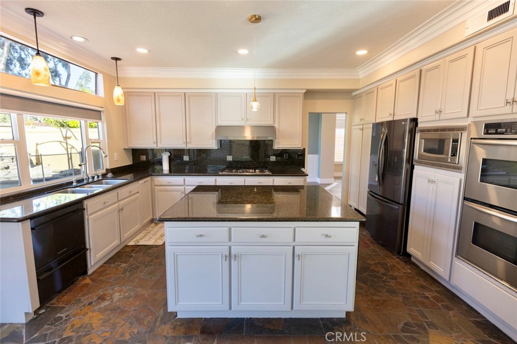 MLS #OC25266070 image #12