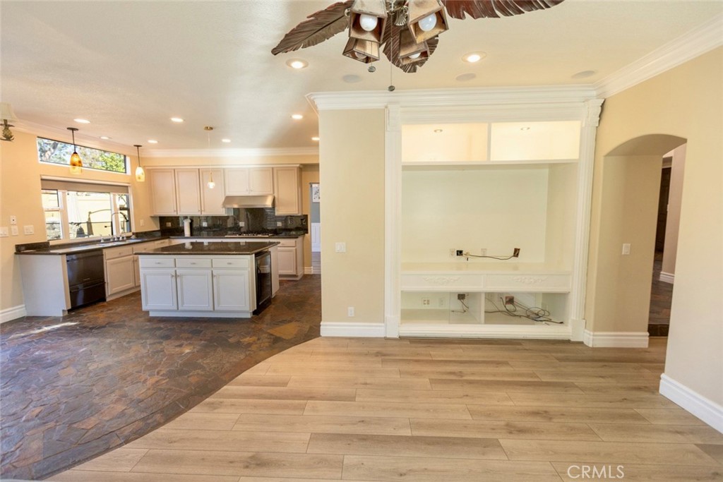 MLS #OC25266070 image #13