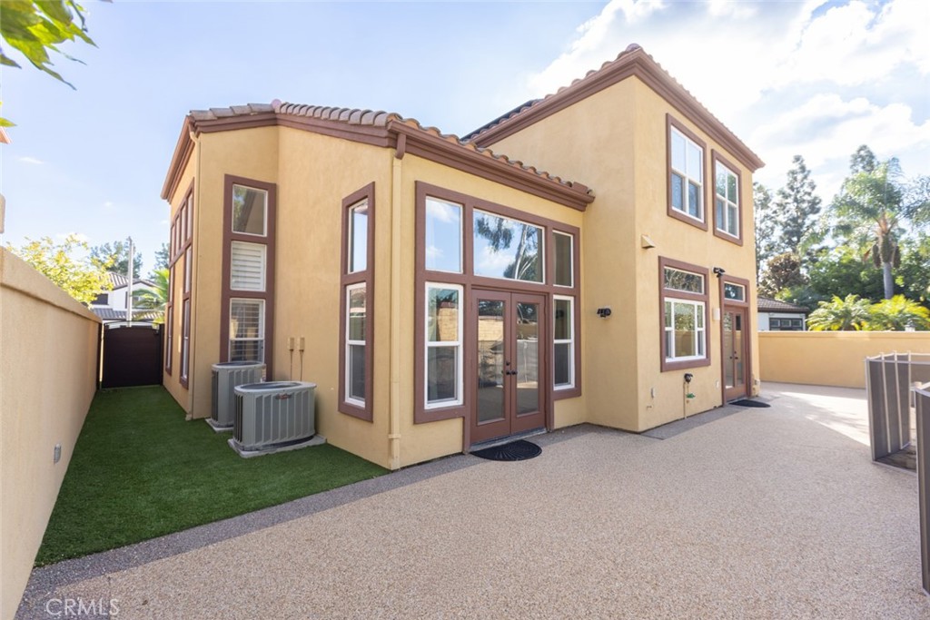 MLS #OC25266070 image #19