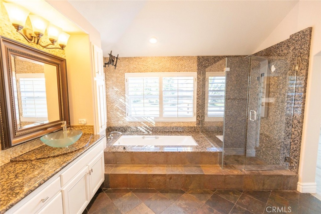 MLS #OC25266070 image #30