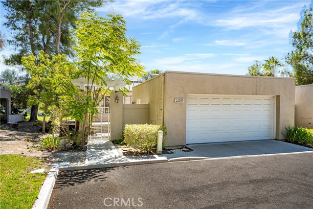 MLS #OC25200885 image #1