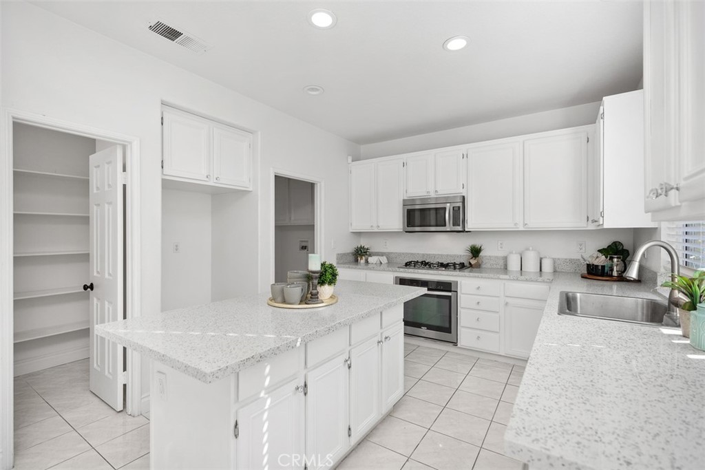 MLS #OC25266083 image #10