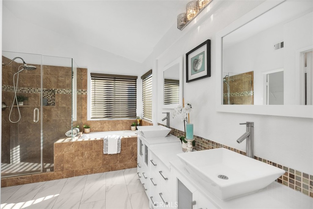 MLS #OC25266083 image #17