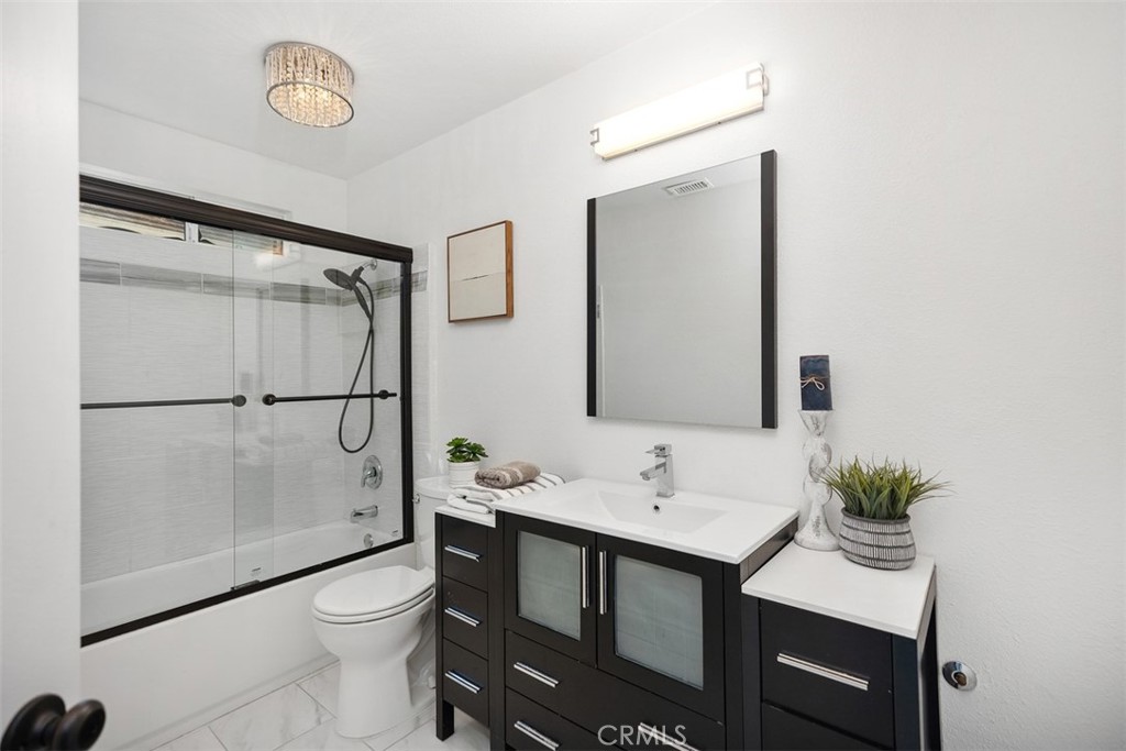 MLS #OC25266083 image #21