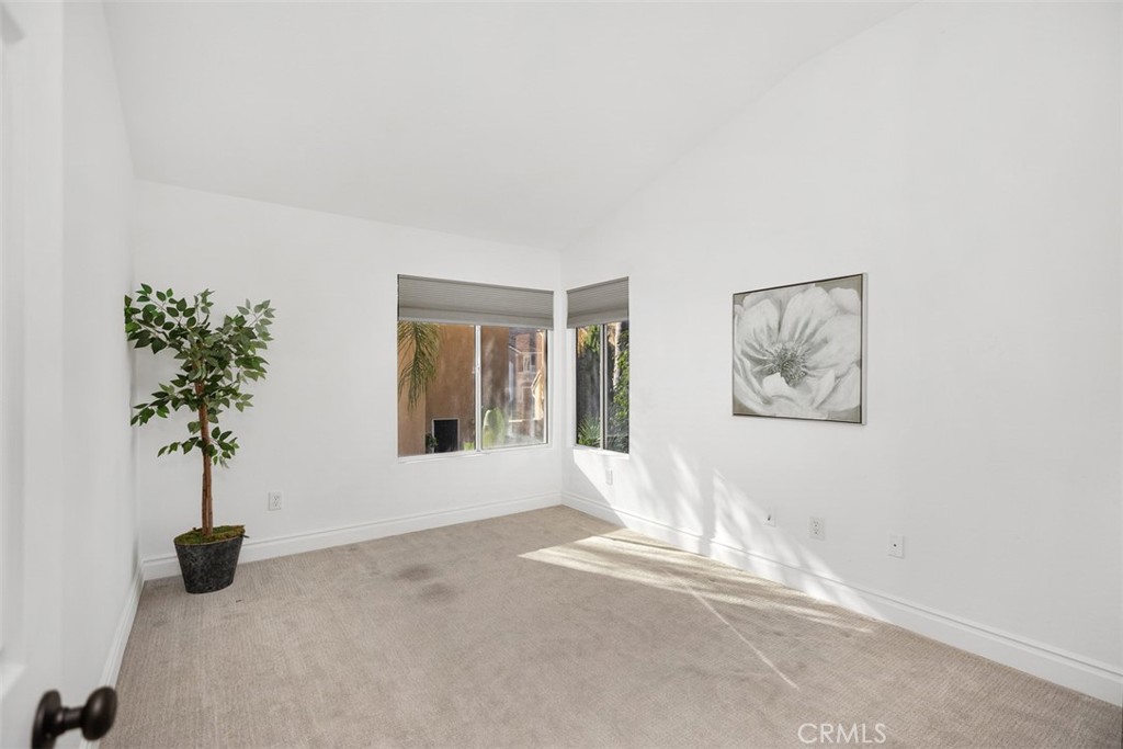 MLS #OC25266083 image #22