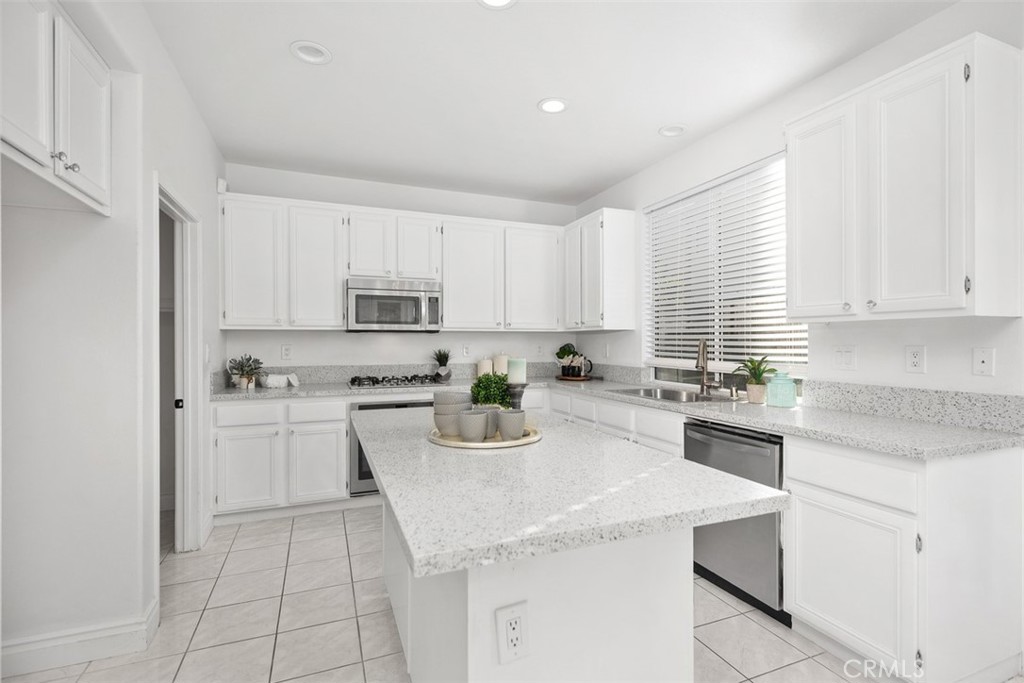 MLS #OC25266083 image #9