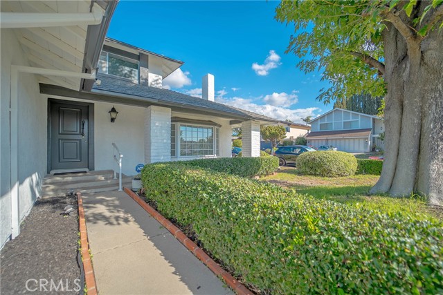 MLS #OC25266113 image #1