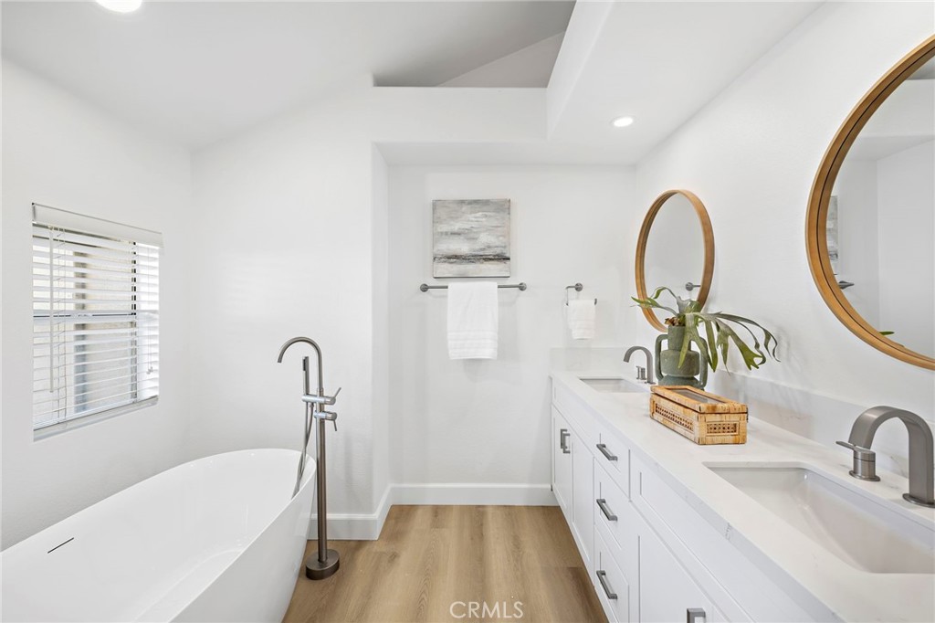 MLS #OC25266133 image #24