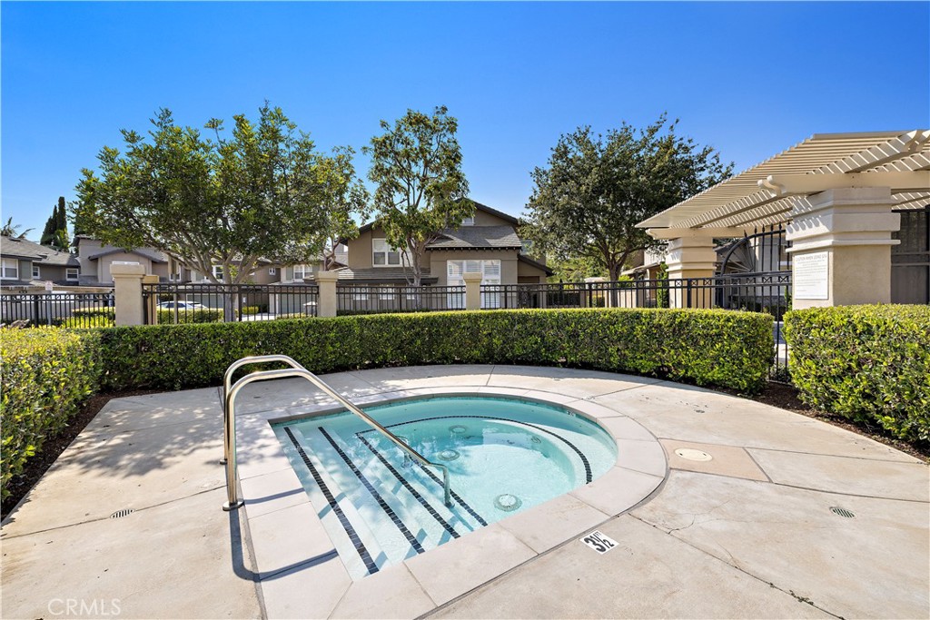 MLS #OC25266133 image #32