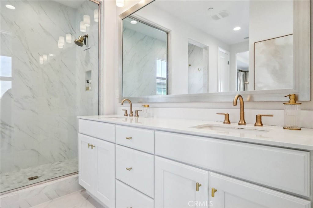 MLS #OC25266186 image #21