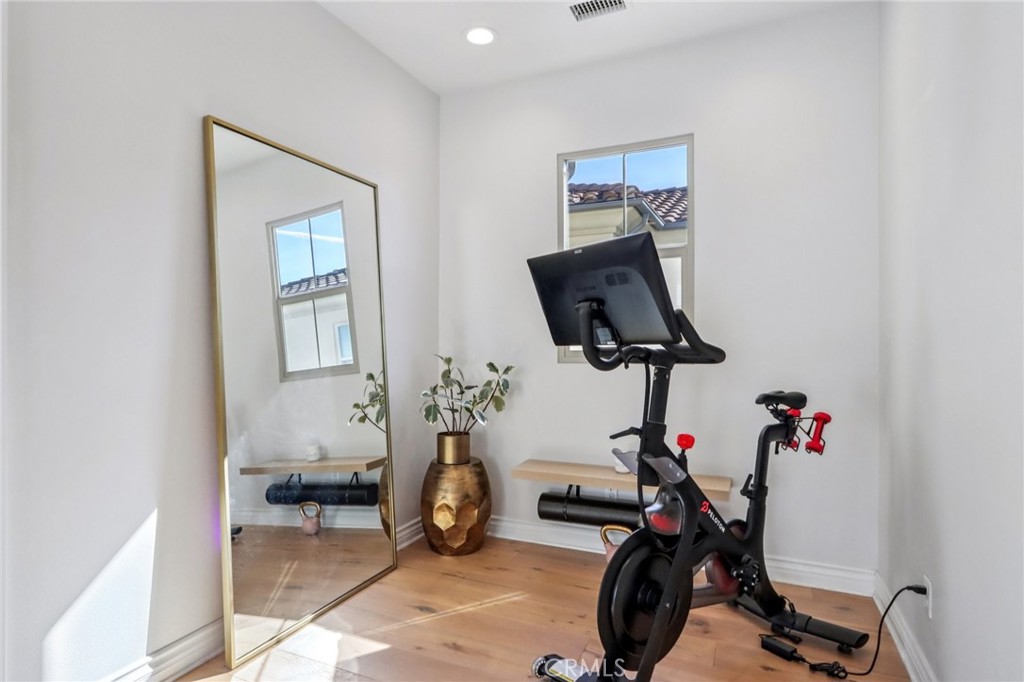 MLS #OC25266186 image #23