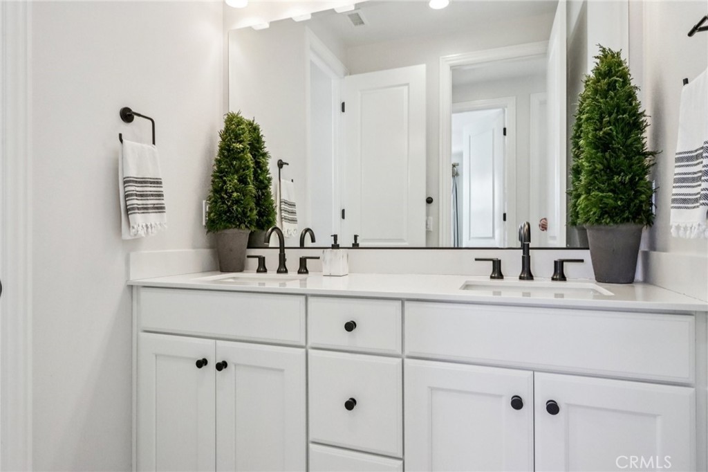 MLS #OC25266186 image #25