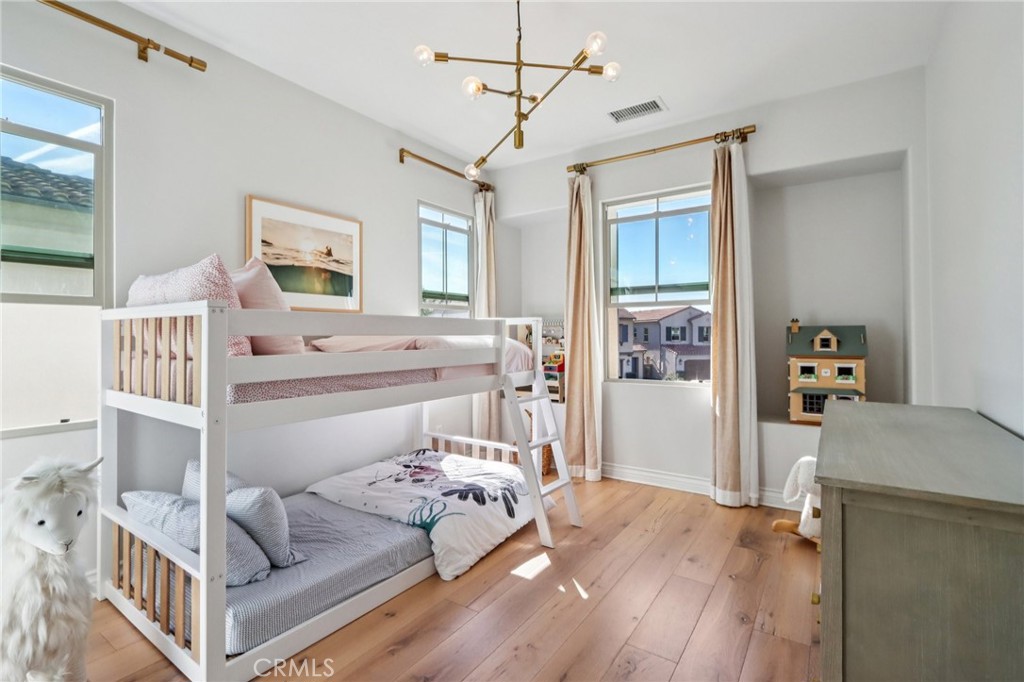 MLS #OC25266186 image #29