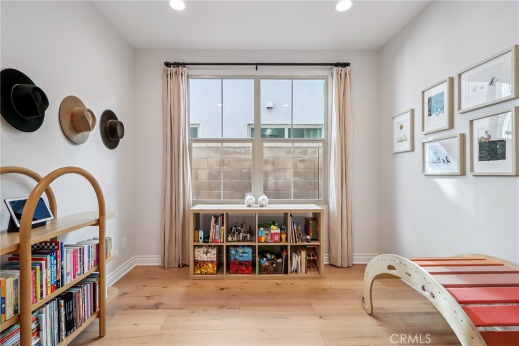 MLS #OC25266186 image #33