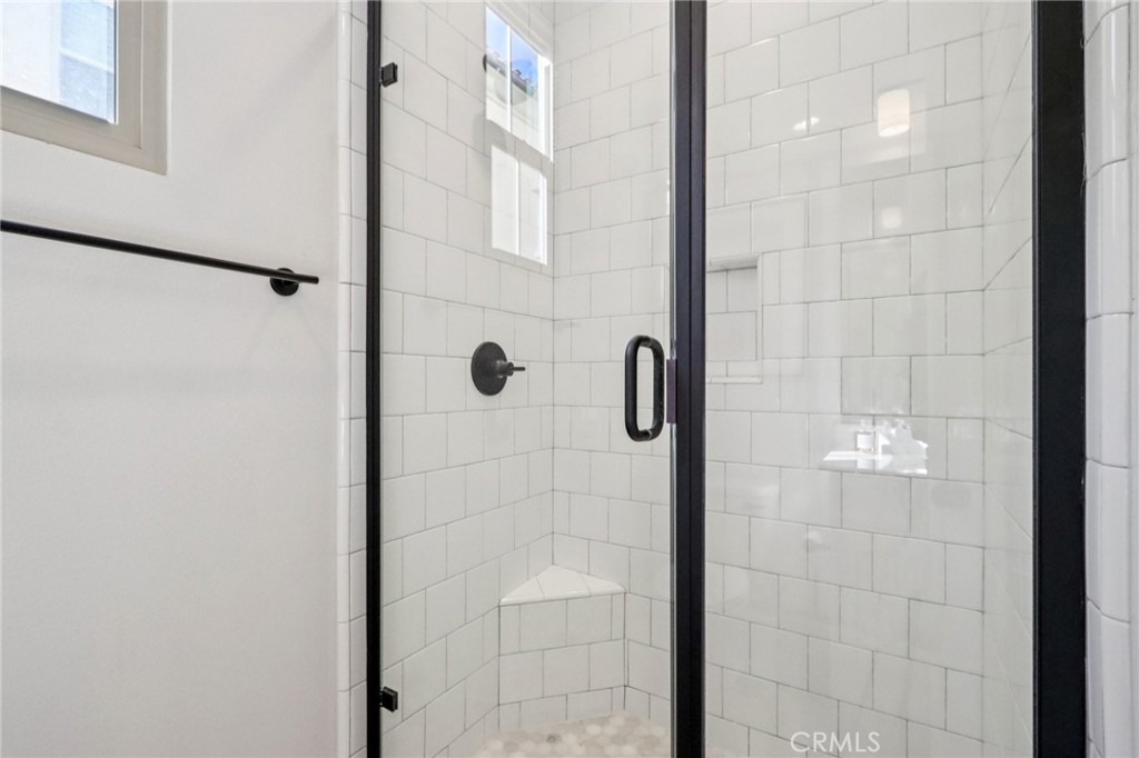 MLS #OC25266186 image #35