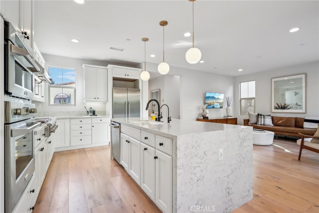 MLS #OC25266186 image #9