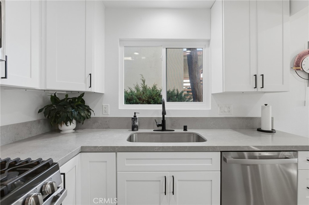 MLS #OC25266263 image #8