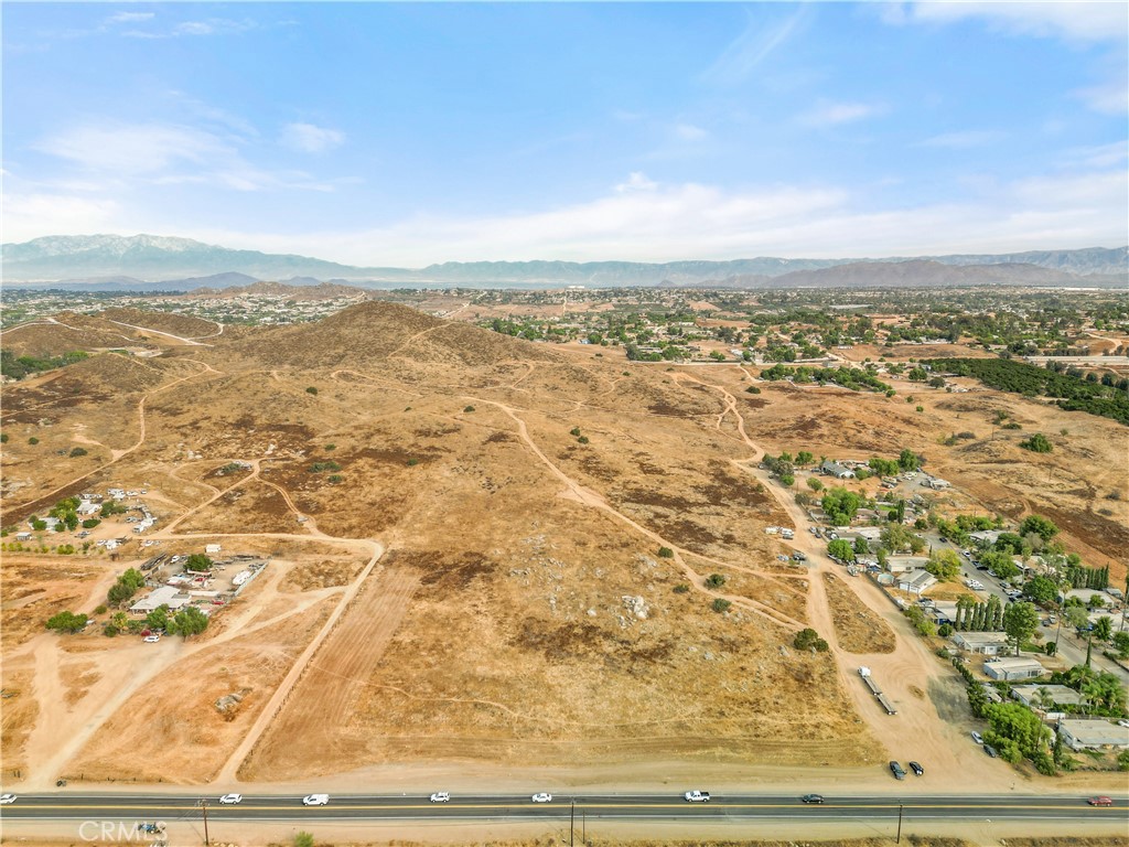 MLS #OC25266278 image #2