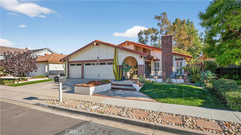 MLS #OC25266286 image #1