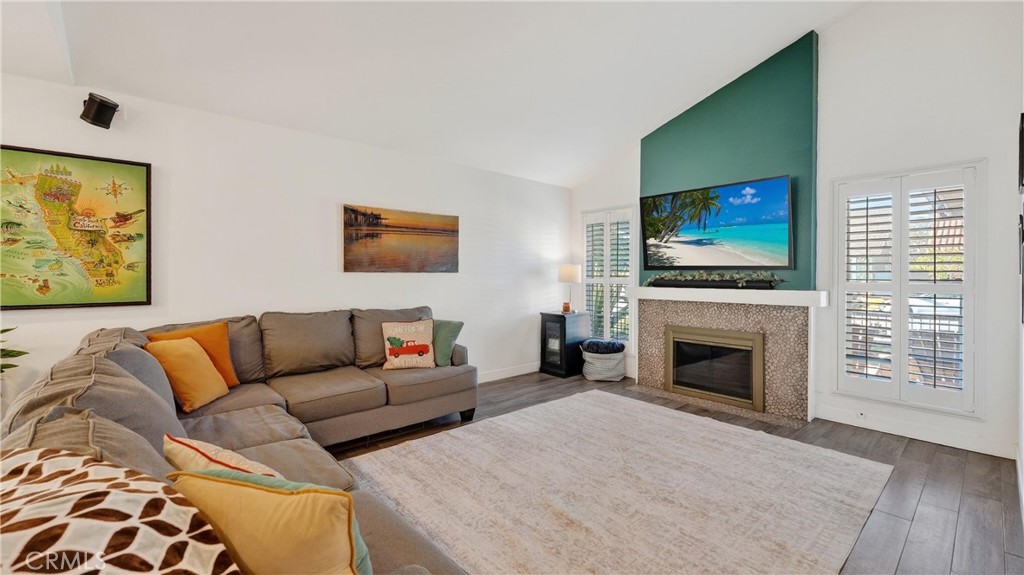 MLS #OC25266286 image #11