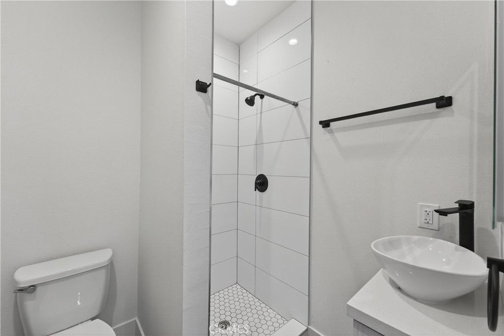 MLS #OC25266317 image #16