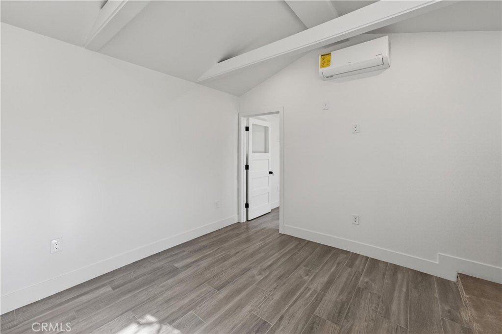 MLS #OC25266317 image #25