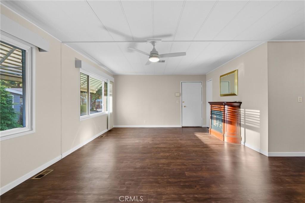 MLS #OC25266361 image #11