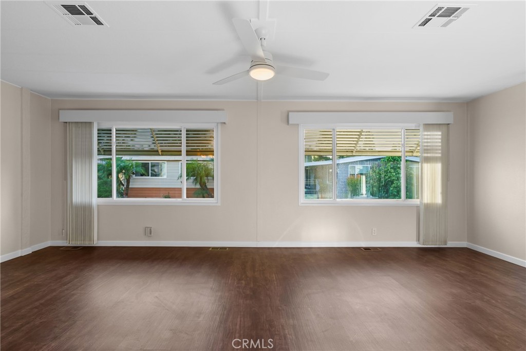 MLS #OC25266361 image #12