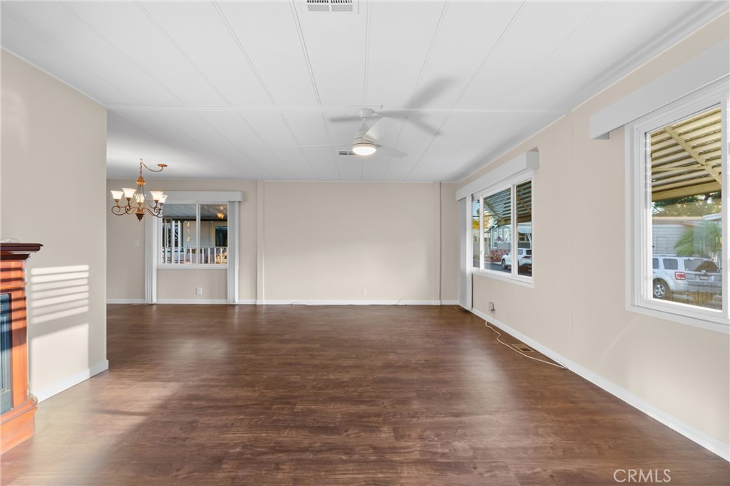 MLS #OC25266361 image #13