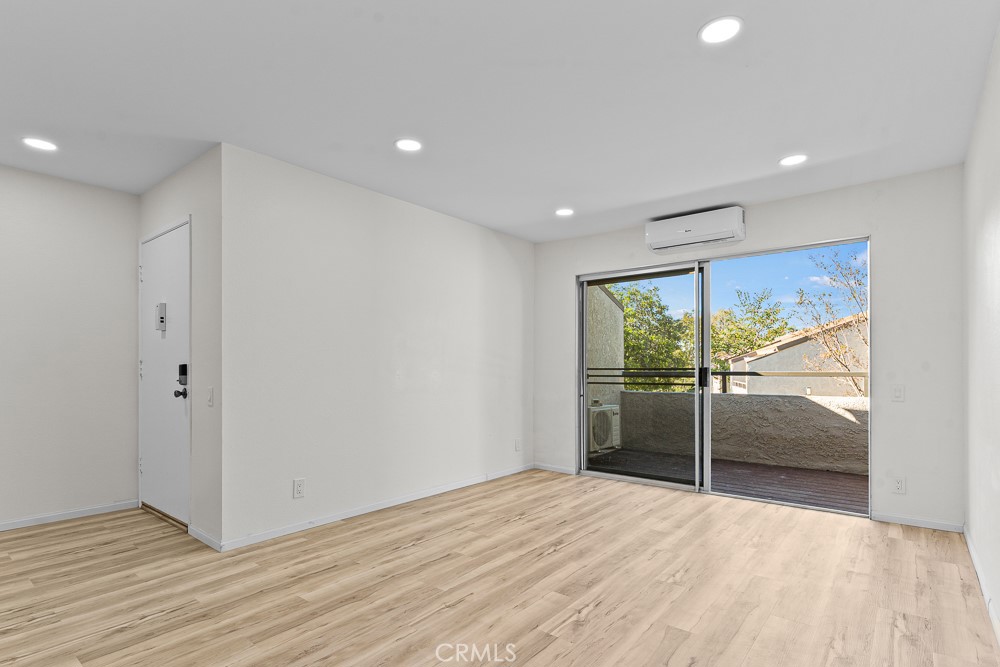 MLS #OC25266401 image #8