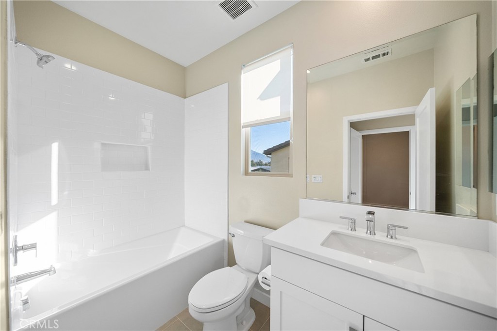 MLS #OC25266454 image #25