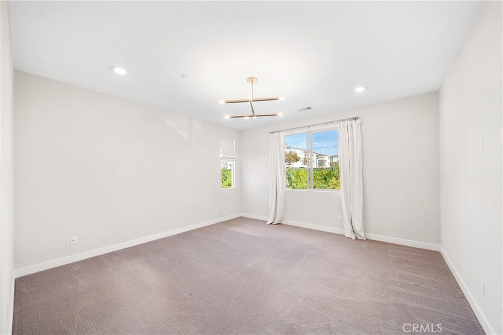 MLS #OC25266454 image #29