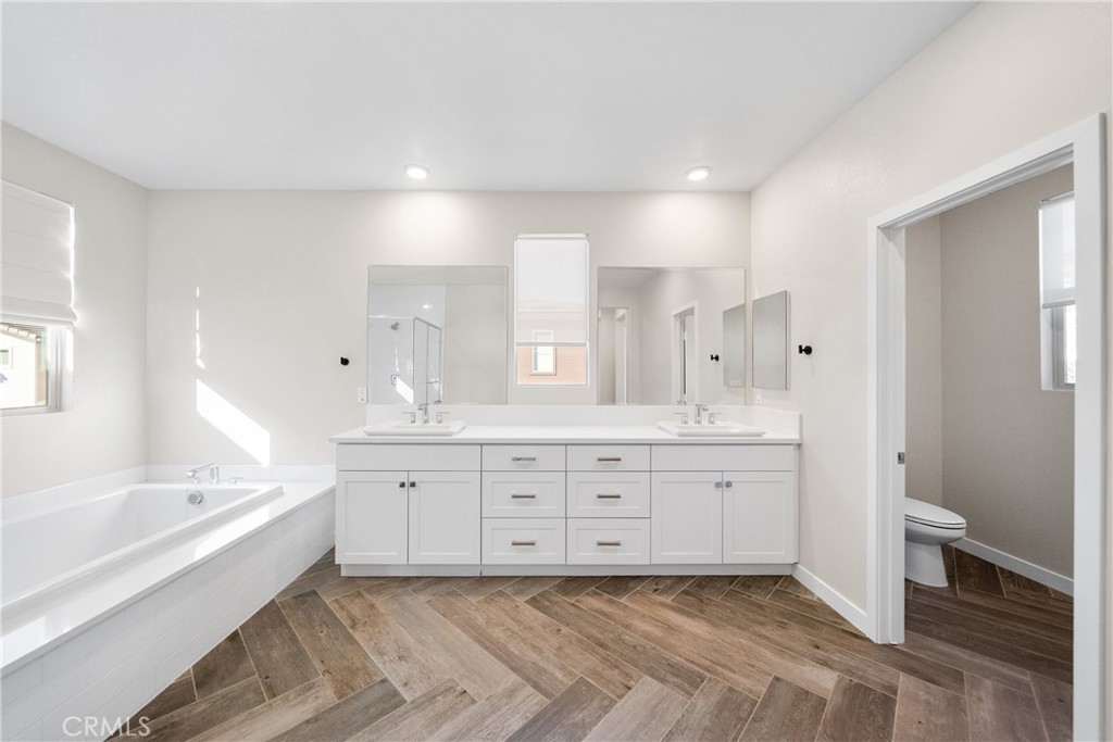 MLS #OC25266454 image #32